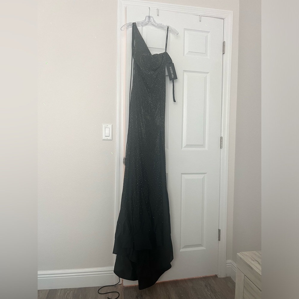 Sherri Hill black prom dress